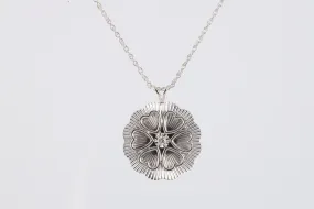 18 14k White Gold 0.06tcw Diamond Heart Disk Pendant Necklace (5.67g.)