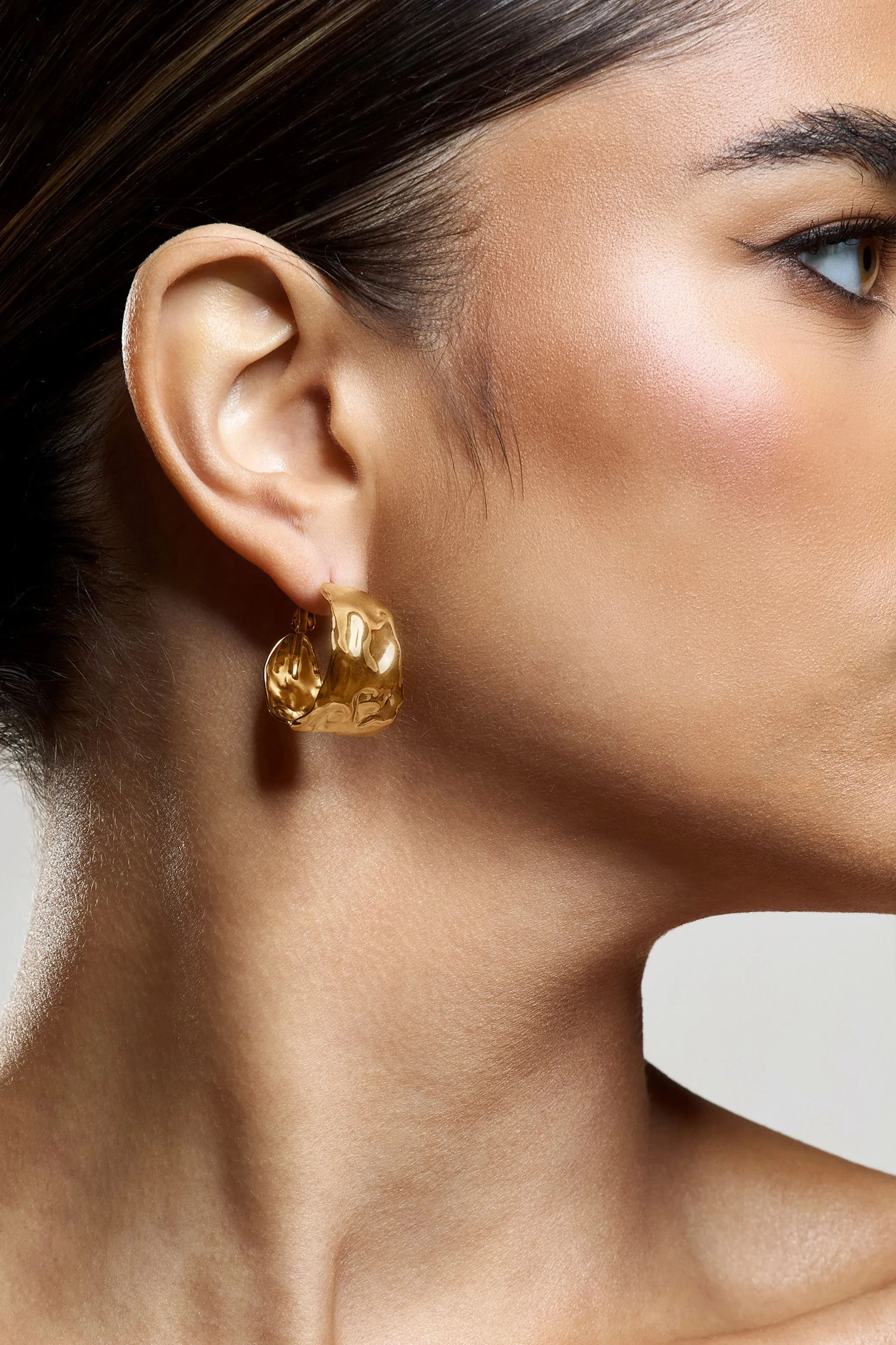 Kiki | Gold Hoop Earrings With Hammered Finish