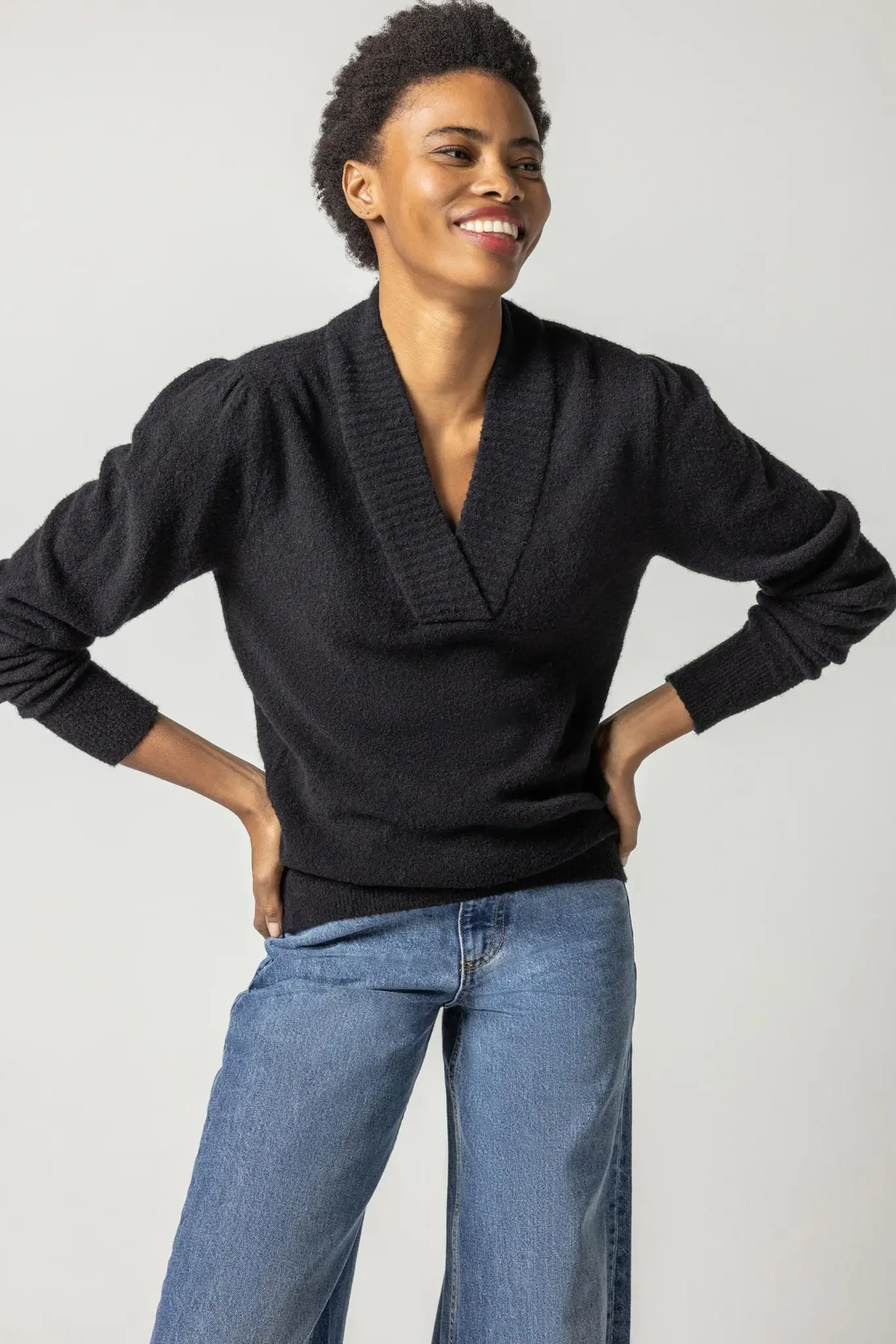 LONG SLEEVE CROSSED V-NECK SWEATER