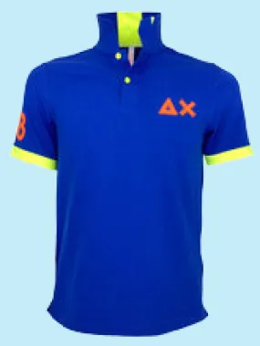 POLO BLU ELETTRICA CON DETTAGLI FLUO